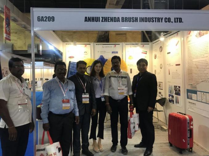 Rodillo de limpieza de limpieza fotovoltaico del agua de la máquina del panel solar del lavado del PDA de la estación seca de Electric Power 13